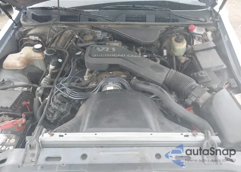 1994 Lincoln Town Car Executive z USA, uszkodzony, nr VIN 1LNLM81W0RY669379